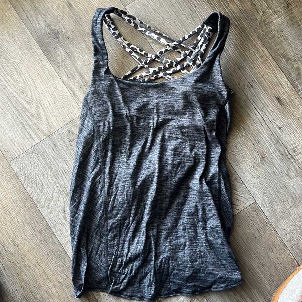 Lulu workout too with built in sport bra